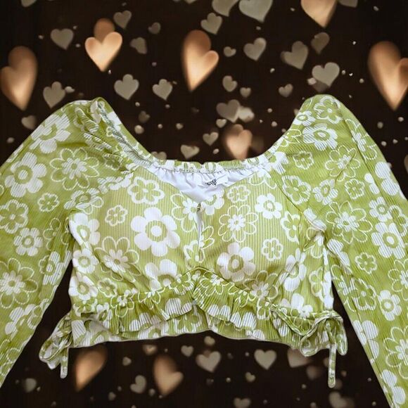 Madden NYC white floral long sleeve crop top - Picture 2 of 7